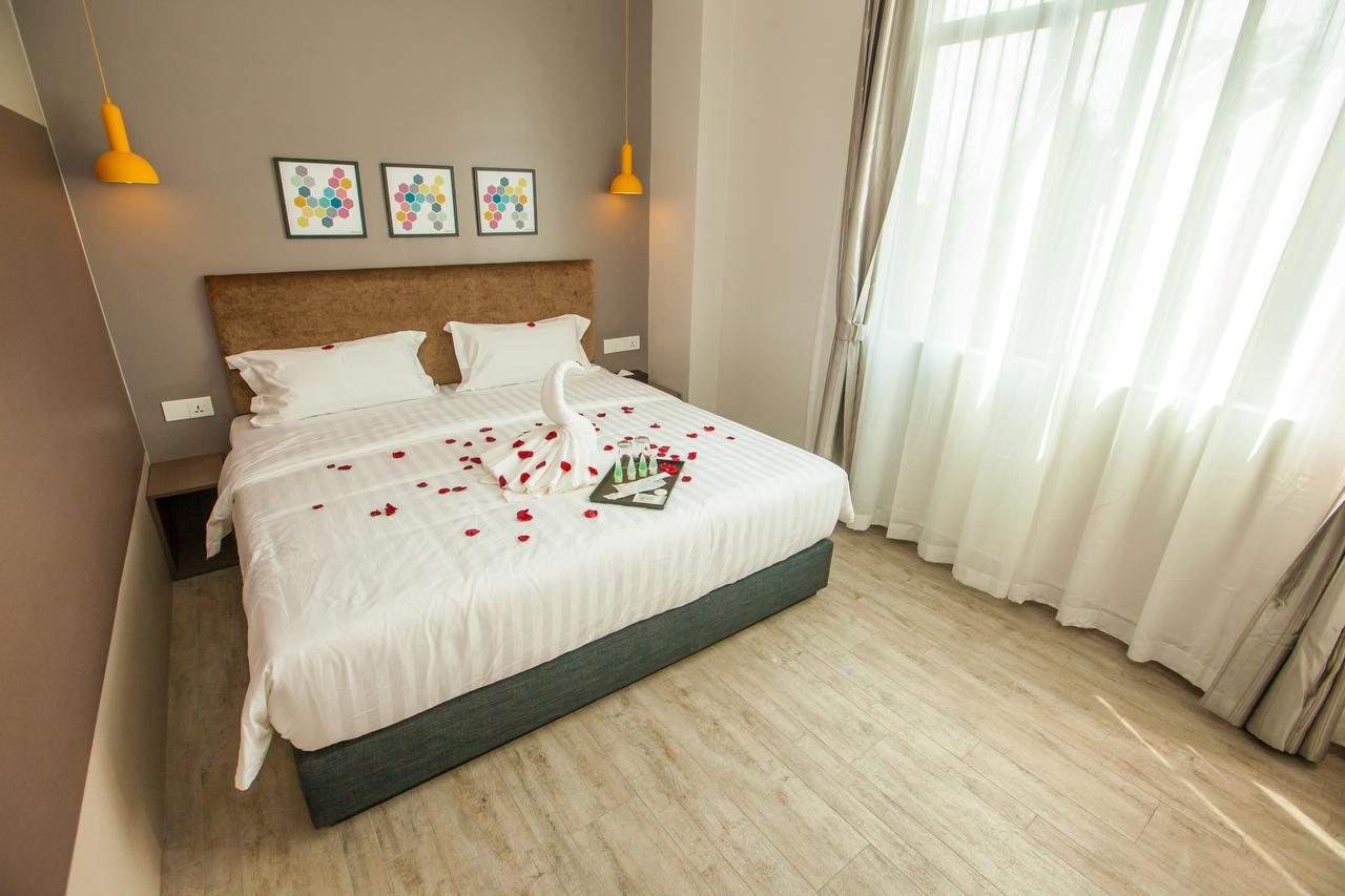 Bzz Hotel Skudai Buitenkant foto