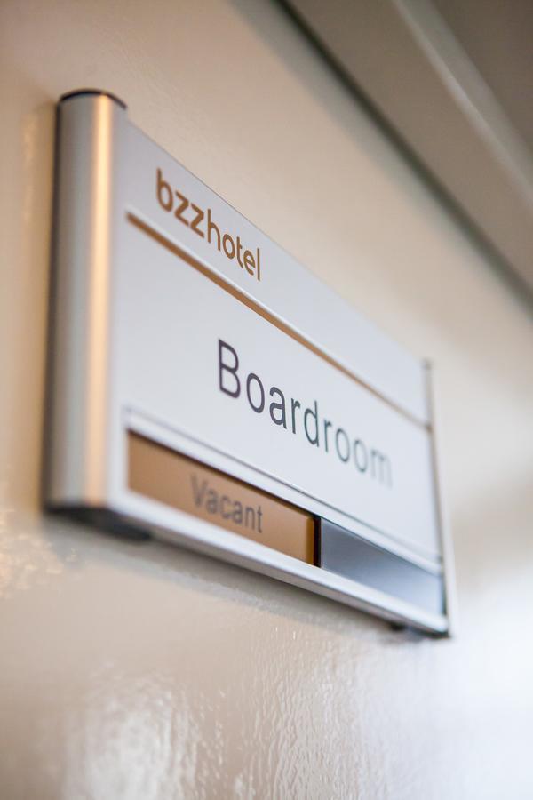 Bzz Hotel Skudai Buitenkant foto