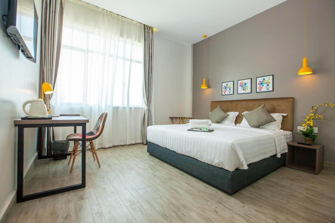 Bzz Hotel Skudai Buitenkant foto