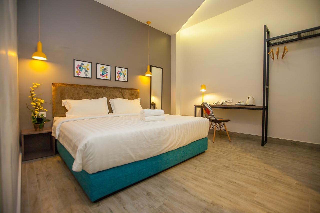 Bzz Hotel Skudai Buitenkant foto
