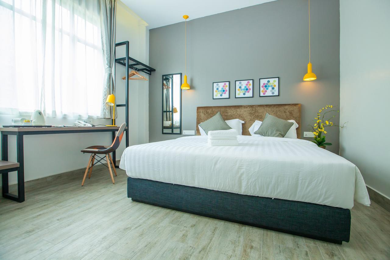 Bzz Hotel Skudai Buitenkant foto