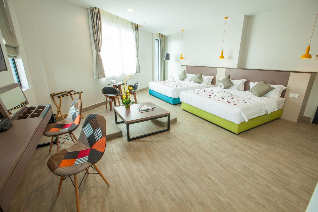 Bzz Hotel Skudai Buitenkant foto