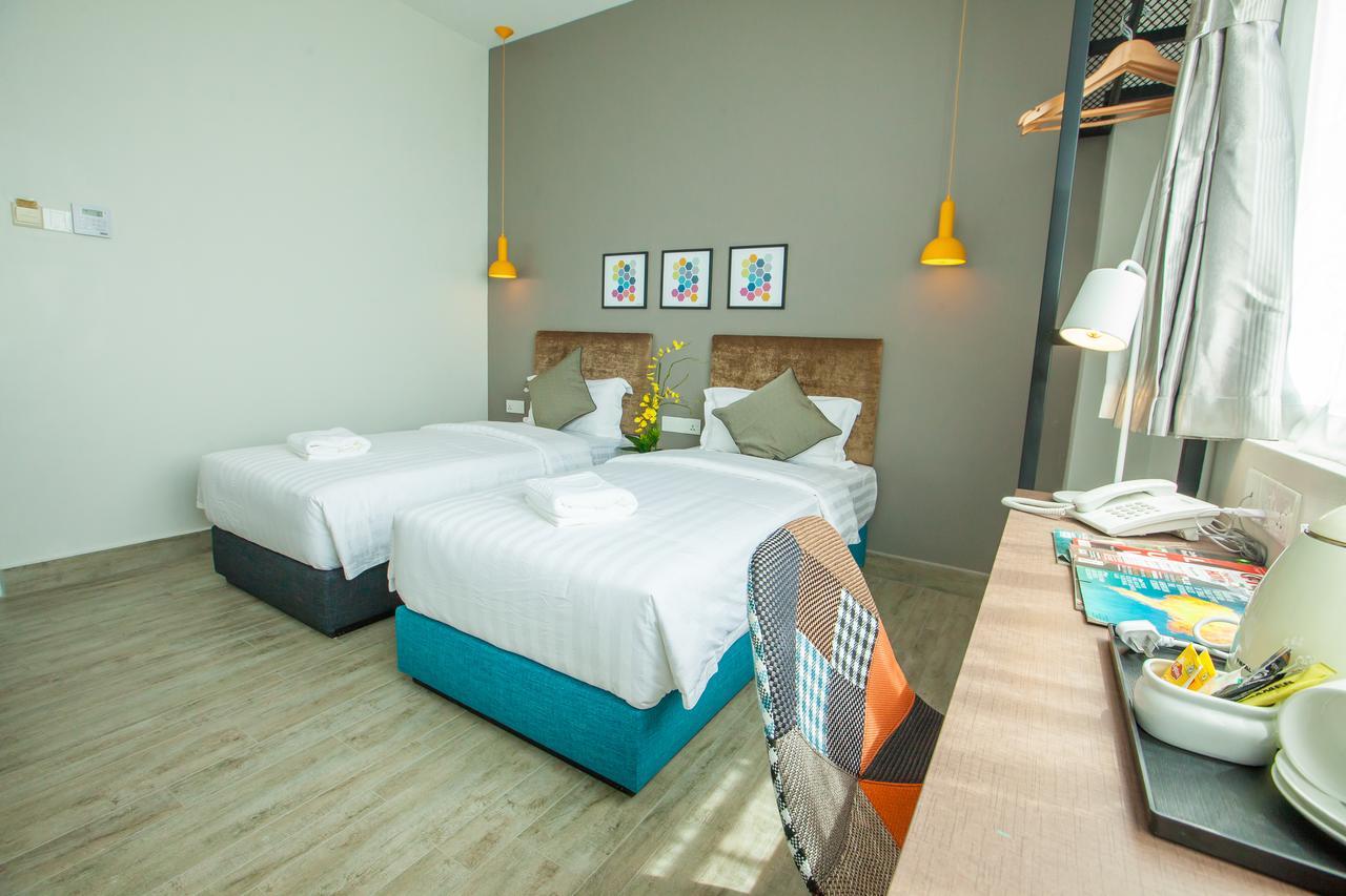 Bzz Hotel Skudai Buitenkant foto